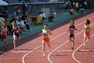 土井杏南(スホ゜ーツ科2年)